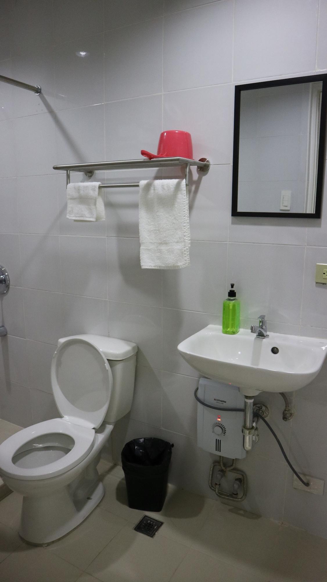 Doniti Suites And Events Place Mandaluyong Luaran gambar